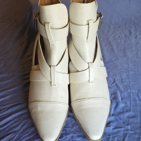 Yellow Box Cream Ankle Boots - Picture 4 of 6